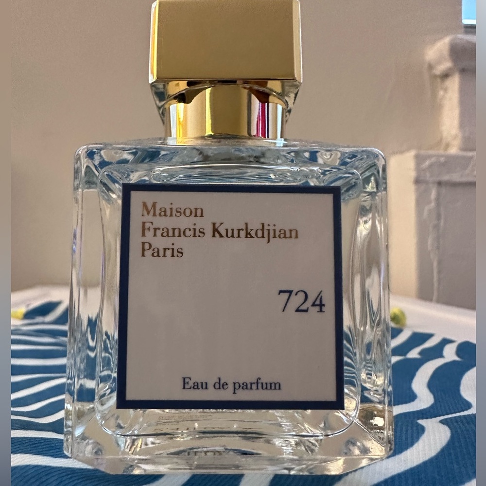 - M.‎ F. K 724